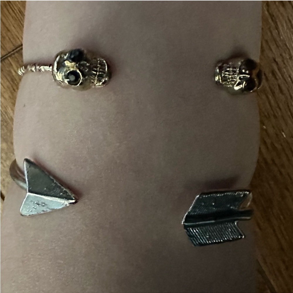 Skull & arrow cuff bracelet